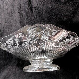 Cambridge Rams Head Serving Bowl with Etched Flowers # 26343
